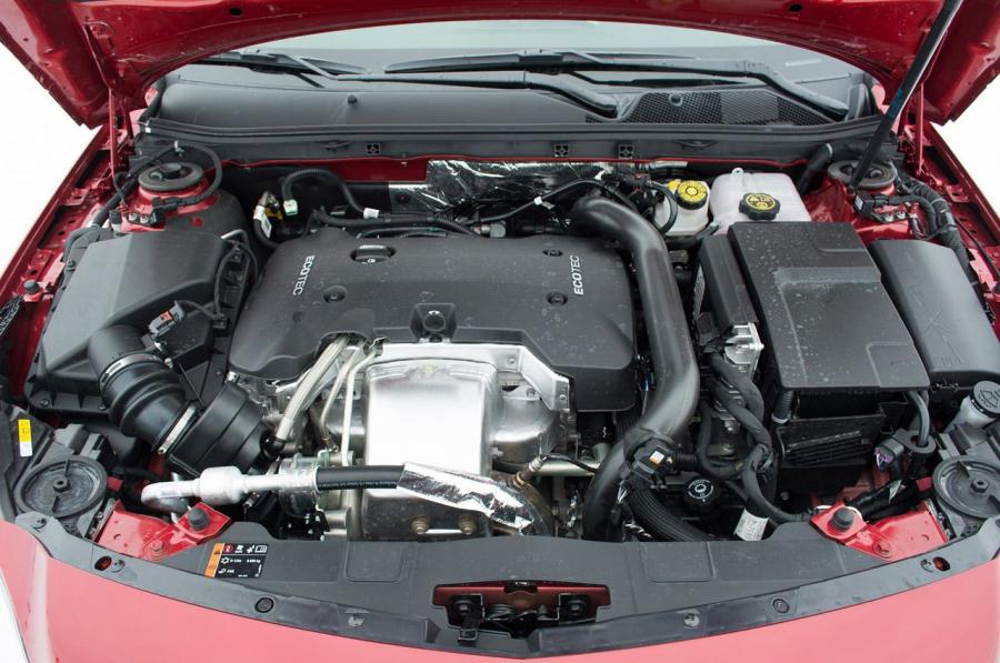  Buick Regal GS AWD 2014 года  (фото 12 из 30)